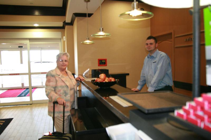 هتل Hampton Inn & Suites Cleburne