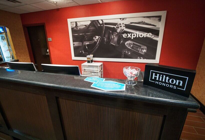 هتل Hampton Inn & Suites Elk City