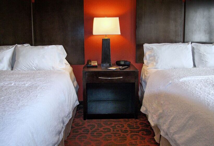 هتل Hampton Inn & Suites Elk City