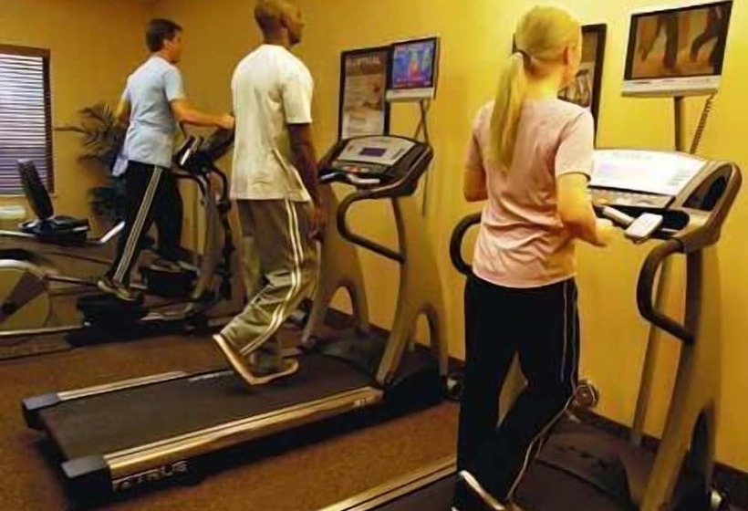 هتل Hampton Inn & Suites Elk City