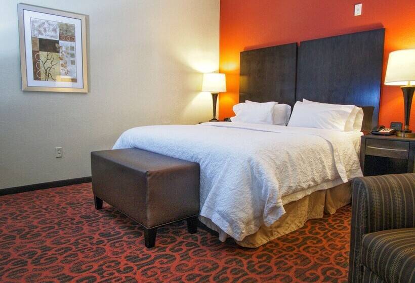 هتل Hampton Inn & Suites Elk City