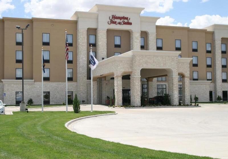 هتل Hampton Inn & Suites Liberal