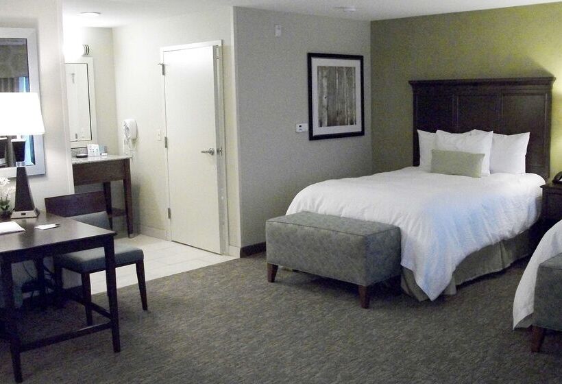 هتل Hampton Inn & Suites Manteca