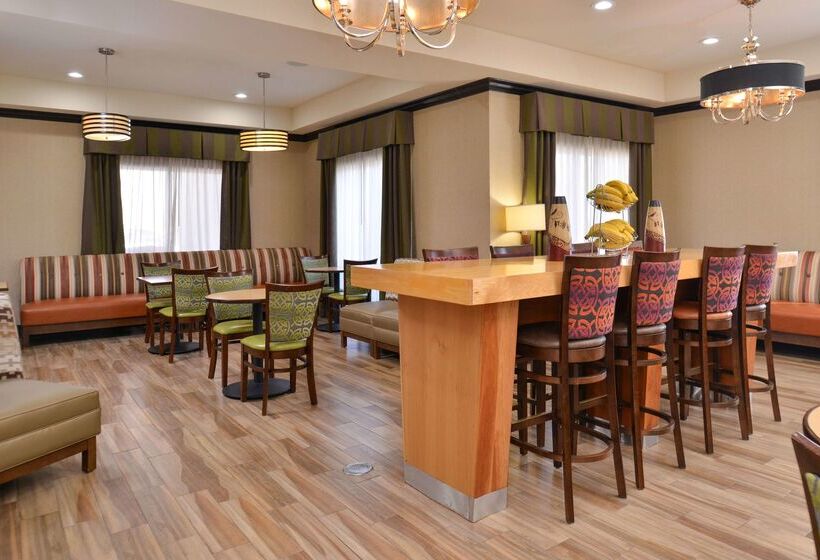 هتل Hampton Inn Van Horn
