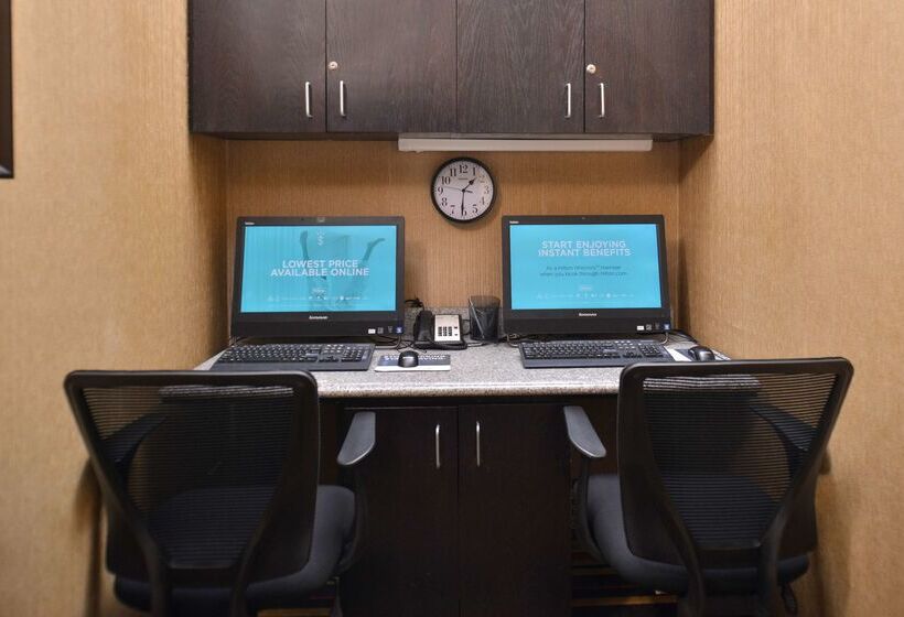 هتل Hampton Inn Van Horn