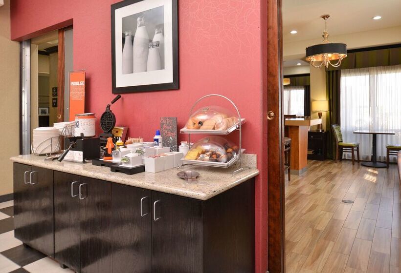 هتل Hampton Inn Van Horn