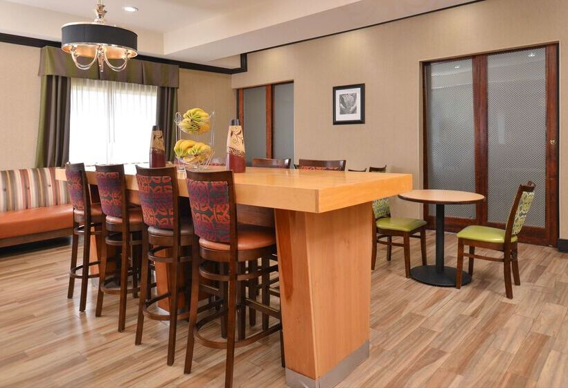 هتل Hampton Inn Van Horn