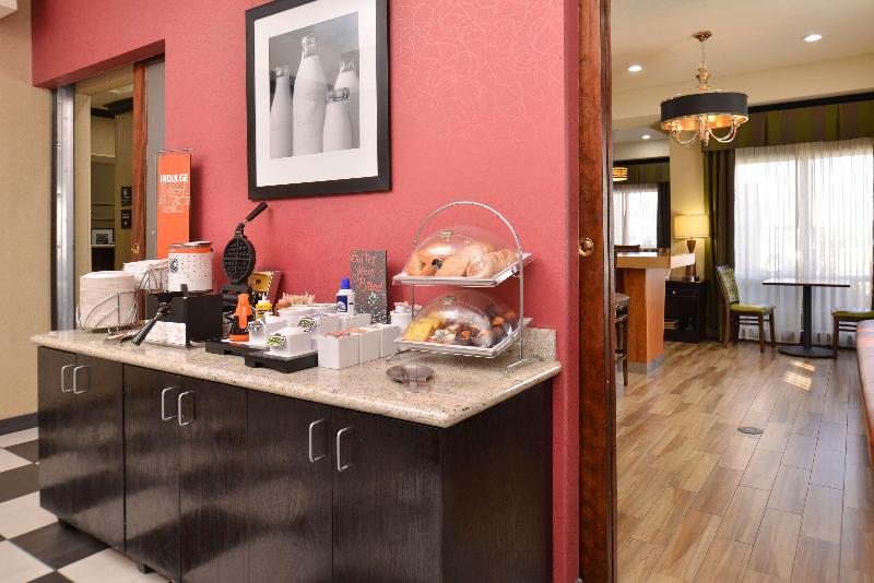 هتل Hampton Inn Van Horn
