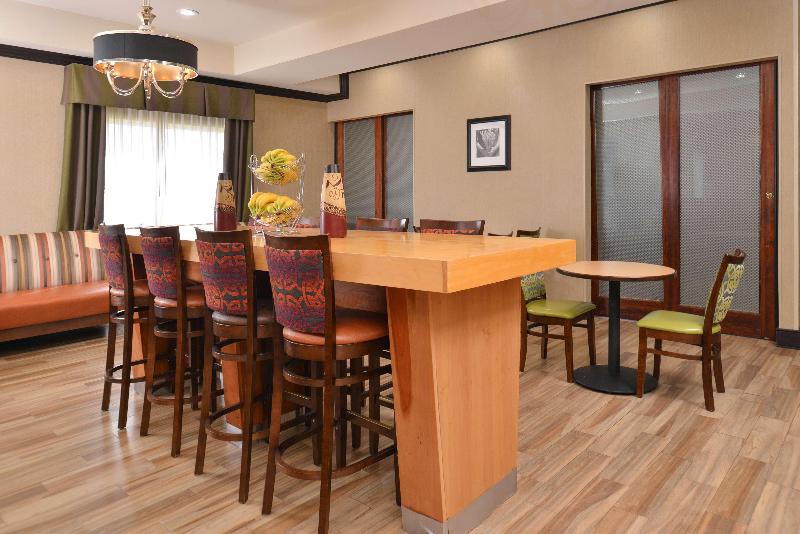 هتل Hampton Inn Van Horn