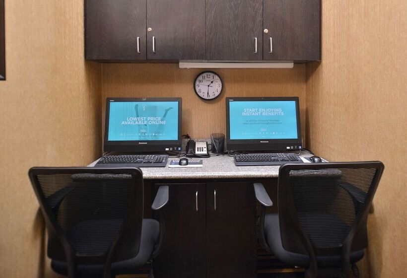 هتل Hampton Inn Van Horn
