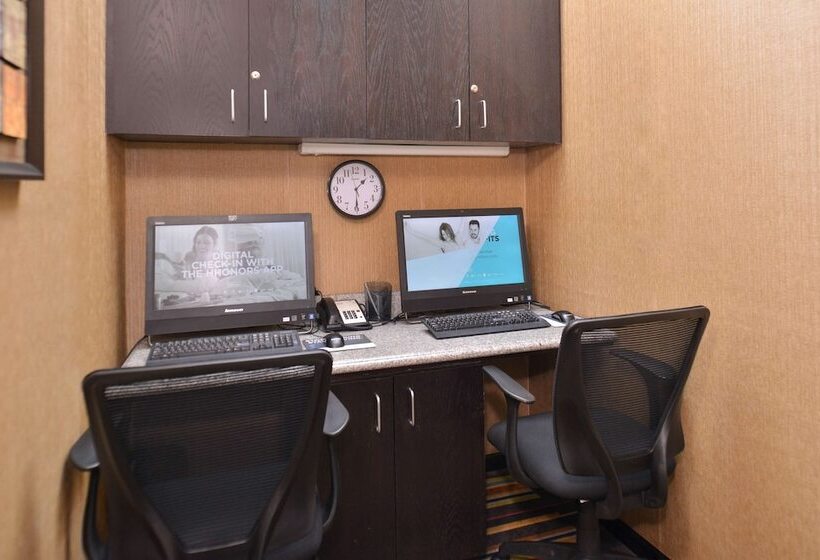 هتل Hampton Inn Van Horn