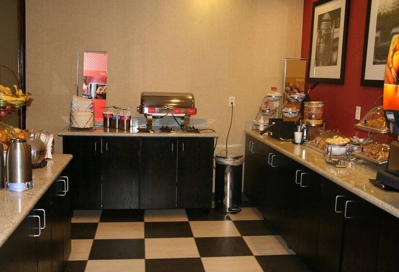 هتل Hampton Inn Van Horn