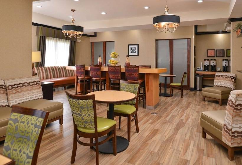 هتل Hampton Inn Van Horn