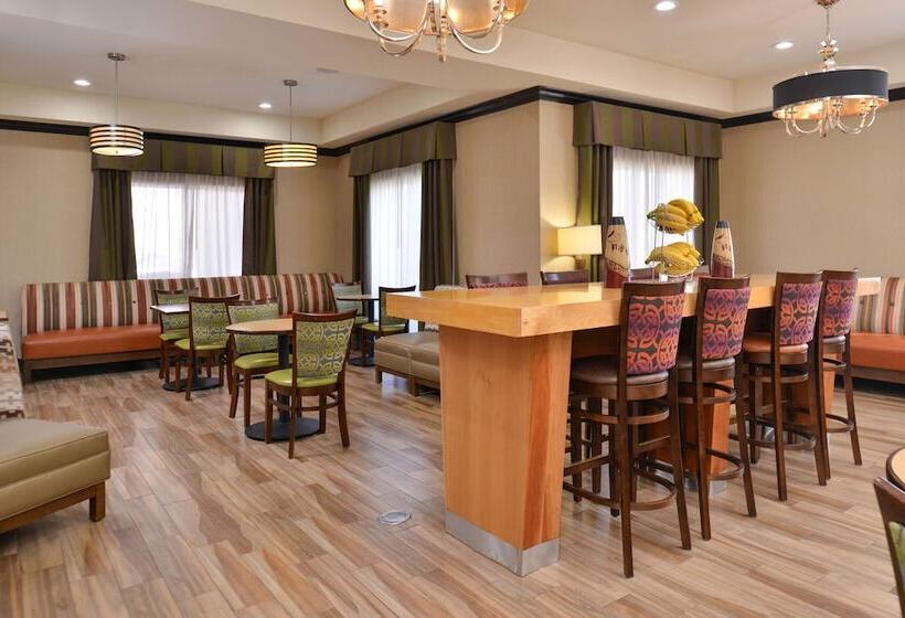 هتل Hampton Inn Van Horn