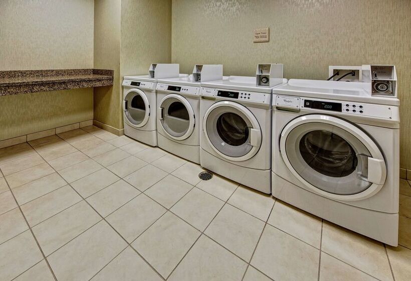 هتل Hilton Garden Inn Tulsa Midtown