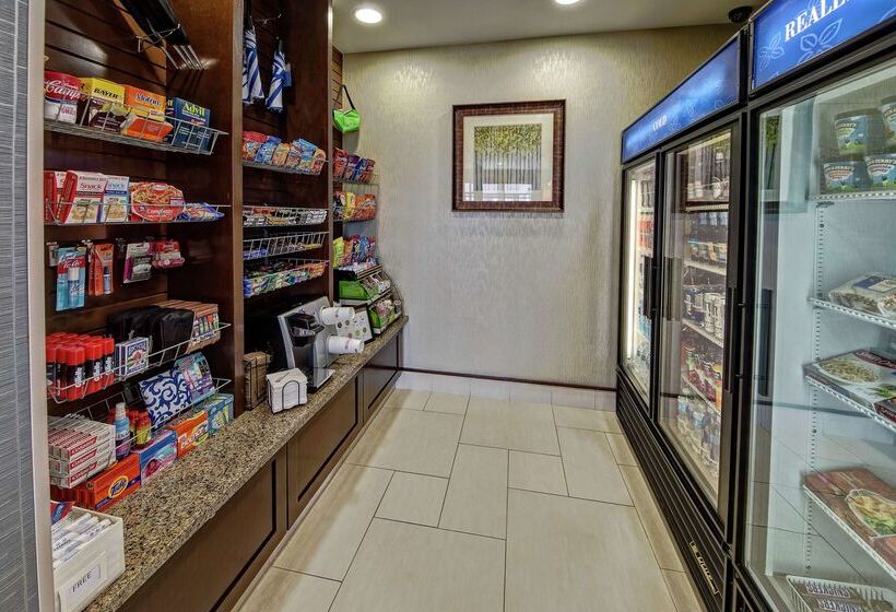 هتل Hilton Garden Inn Tulsa Midtown