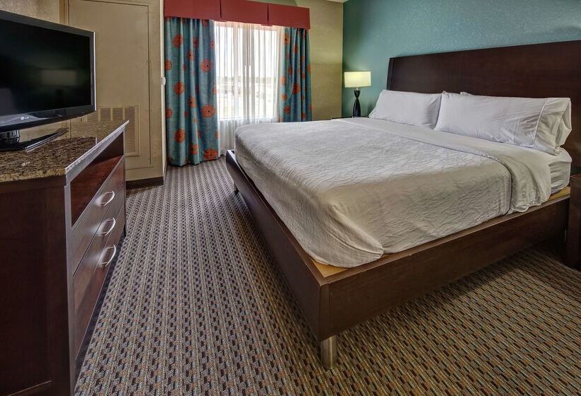 هتل Hilton Garden Inn Tulsa Midtown