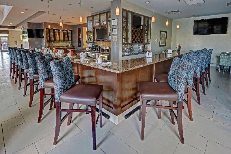 هتل Hilton Garden Inn Tulsa Midtown