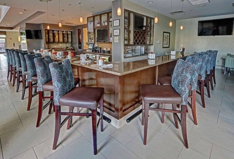 هتل Hilton Garden Inn Tulsa Midtown