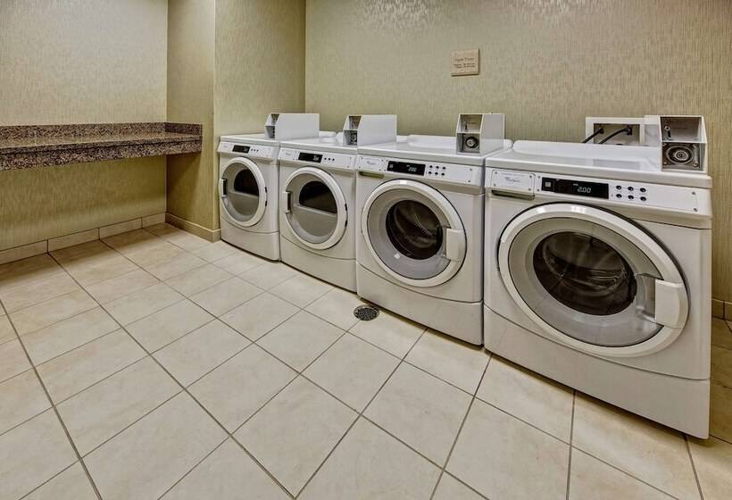 هتل Hilton Garden Inn Tulsa Midtown