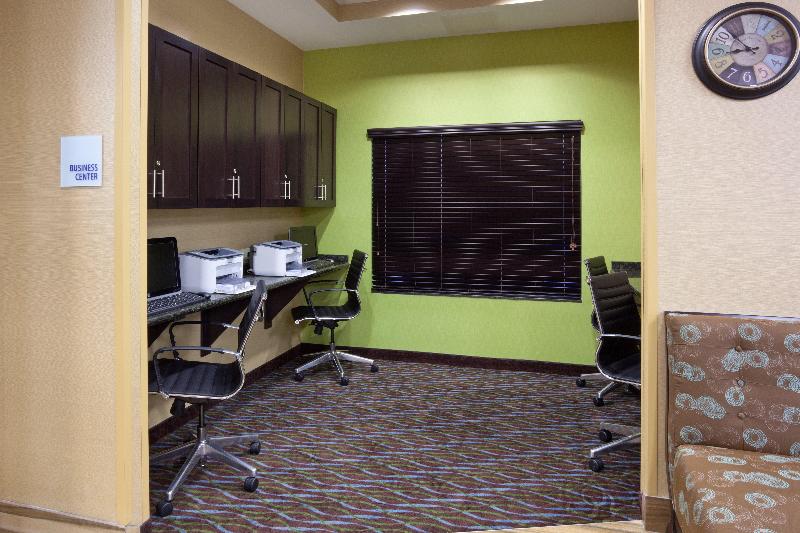 هتل Holiday Inn Express  And Suites Fort Dodge