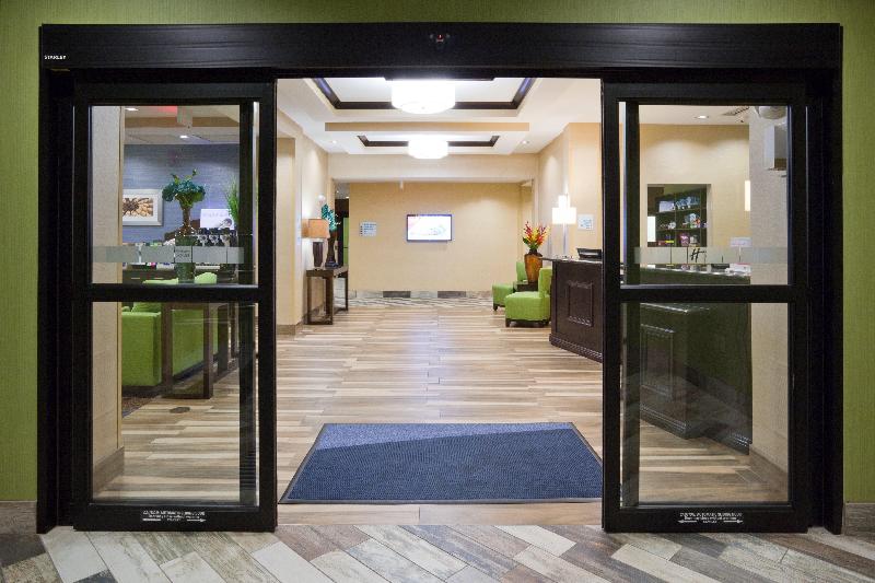 هتل Holiday Inn Express & Suites Fort Dodge, An Ihg