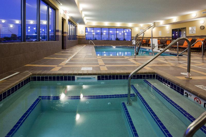 هتل Holiday Inn Express & Suites Fort Dodge, An Ihg