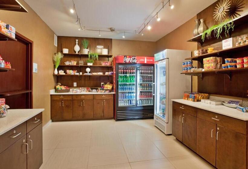 فندق Holiday Inn Express & Suites St Louis Airport, An Ihg