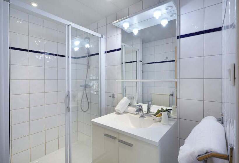 هتل Hôtel Eliova Le Chaix