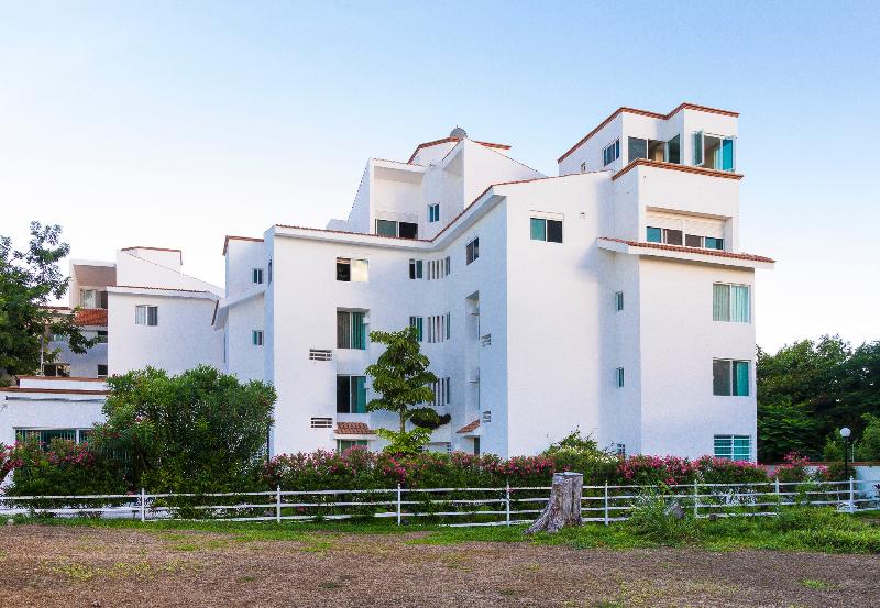 Las Gaviotas Hotel & Suites