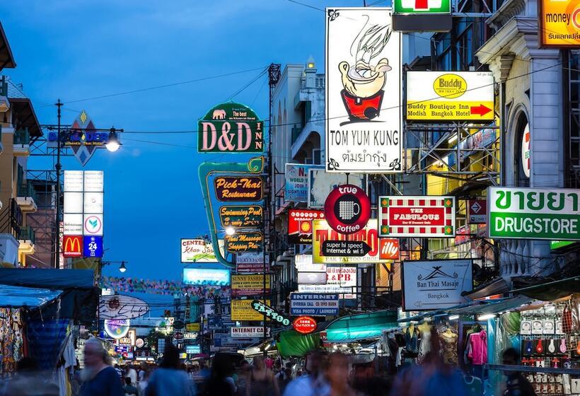 Отель Maitria Mode Sukhumvit 15 Bangkok   A Chatrium Collection