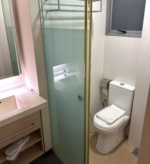 Philip Hotel Balestier