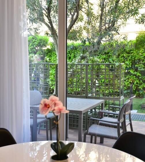 هتل Residence Il Melograno