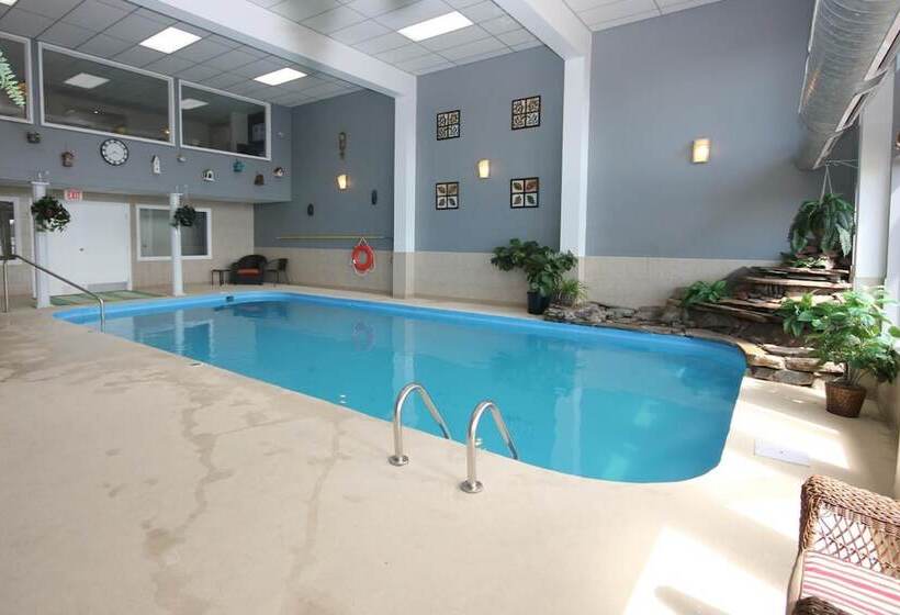 هتل St Andrews Inn & Suites