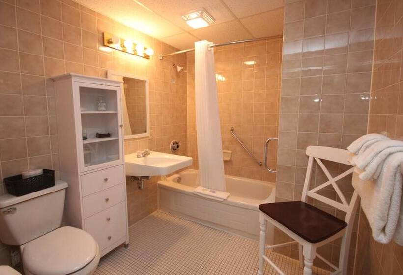 هتل St Andrews Inn & Suites