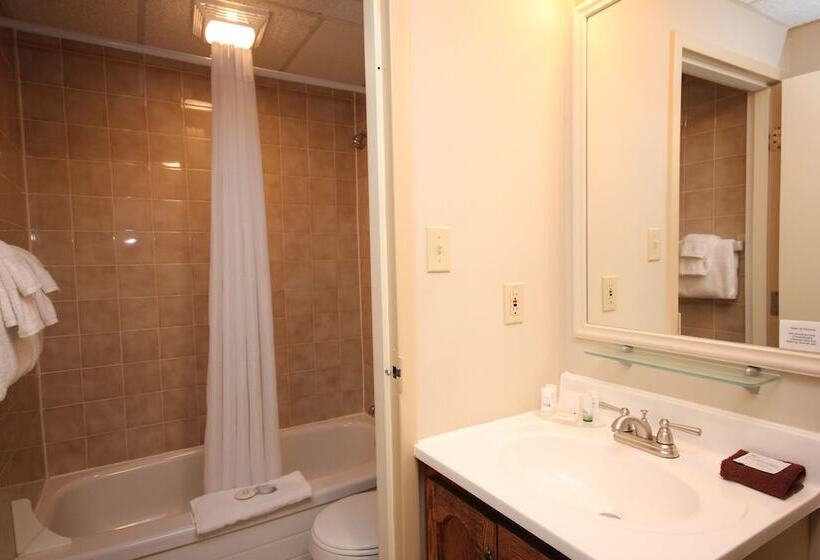 هتل St Andrews Inn & Suites