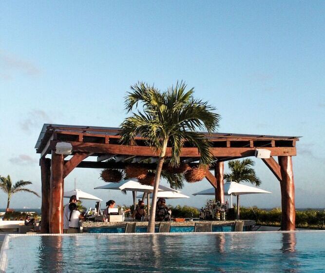 هتل The Palm