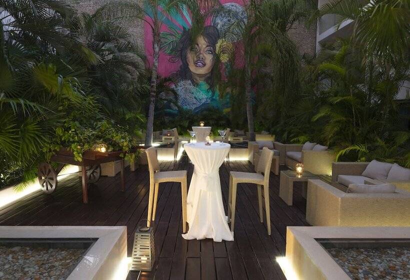 هتل The Palm