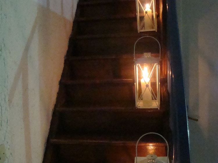 Maria Flora Apartments