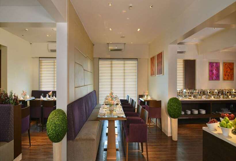 اقامتگاه Residency Sarovar Portico
