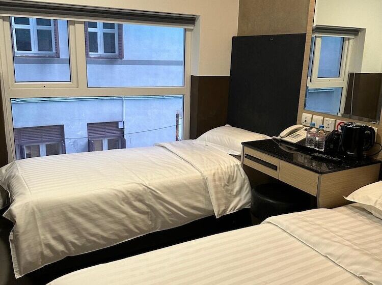 The Snooze Hotel At Bugis