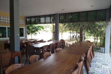 هتل Sugar Palm Resort