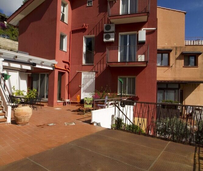 تختخواب و صبحانه Casa Rossa