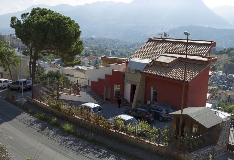 تختخواب و صبحانه Casa Rossa
