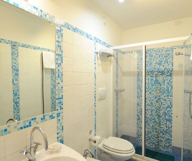 تختخواب و صبحانه Sharon House