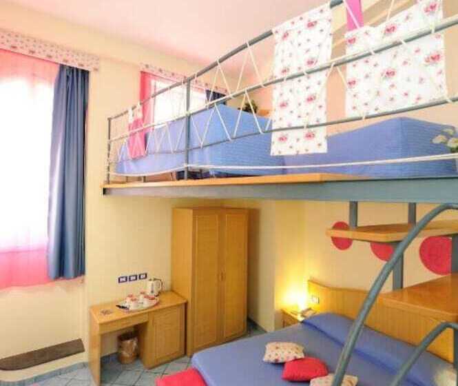 تختخواب و صبحانه Sharon House