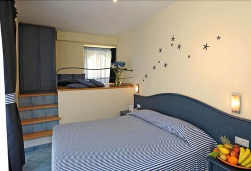 تختخواب و صبحانه Sharon House