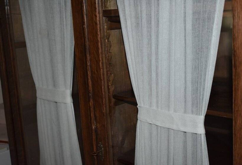 Ganimede Hotel, Galaxidi