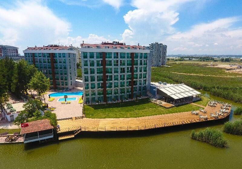 هتل Aska Lara Resort & Spa