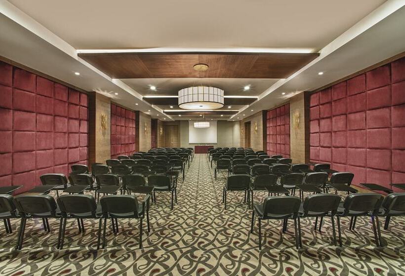 هتل Aska Lara Resort & Spa